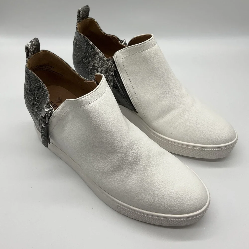 Boho Snakeskin Wedge Sneaker 9.5 Modern Edgy Hidden Heel Office Casual Shoe